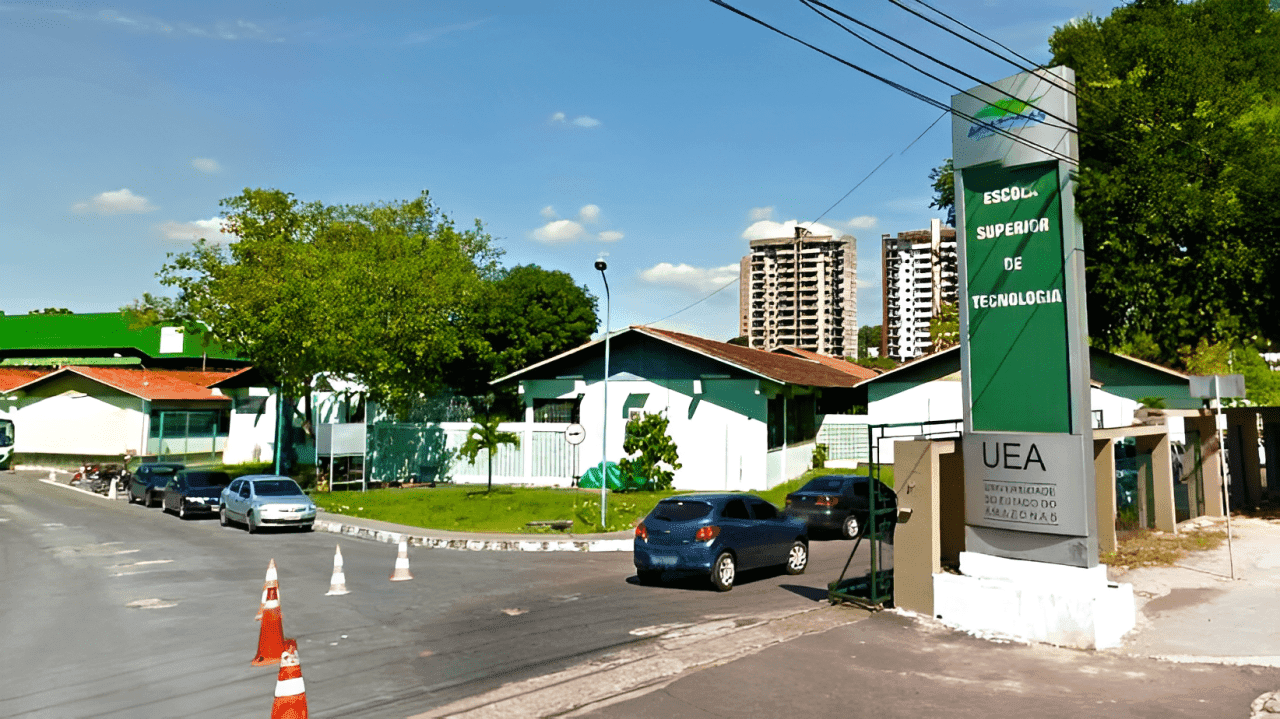 Edifício da Escola Superior de Tecnologia da Universidade do Estado do Amazonas